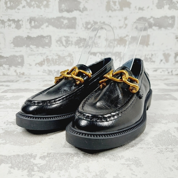 New Steve Madden Karmine Gleaming Black Leather Goldtone Hardware Loafer W945 - Picture 2 of 11